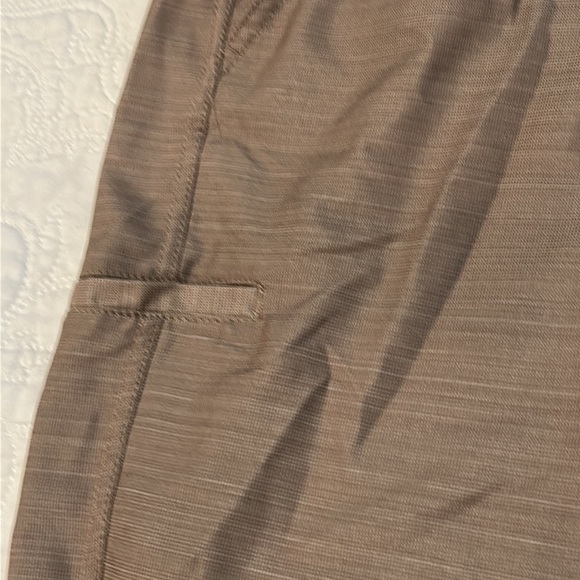 Da Hui size 36 Taupe Hybrid Board / Surf Shorts. 2 side, 1 back, 1 leg pocket. - Picture 7 of 8
